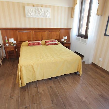 로마 Area Sacra Relais B&B 객실 사진